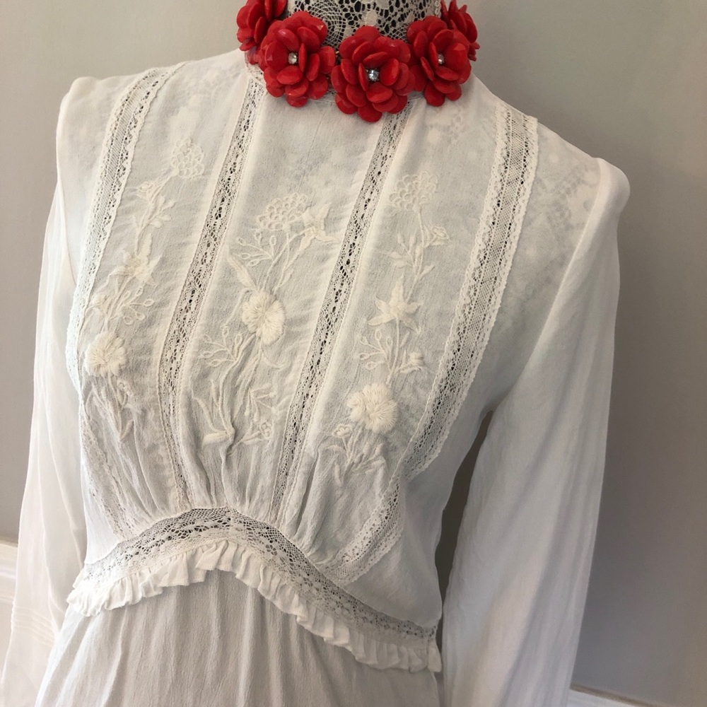 Zara Basic Collection sz XS sheer top w detail